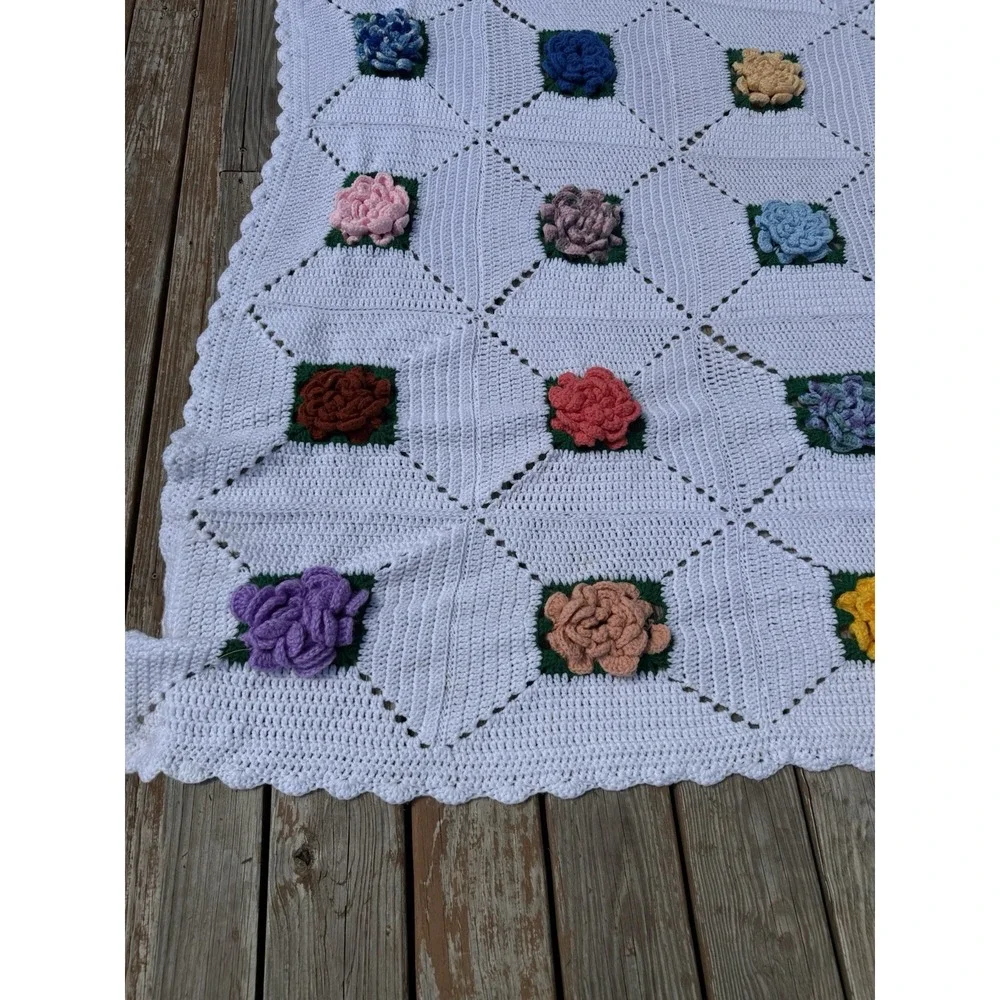 Vtg White Crochet 3D‎ Rose Afghan Blanket Granny Square 100